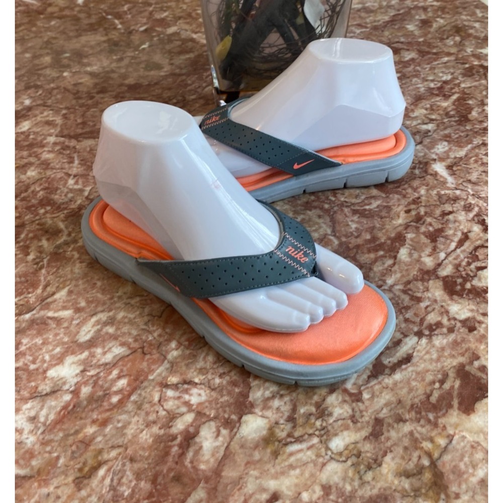 Nike Women's Comfort Footbed 11 Gray, Coral White Thong Sandals Size 7 EUC! $75